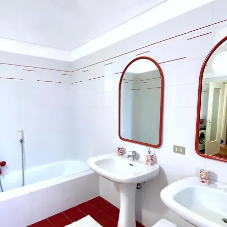 Casa Indipendente Con Terrazza, Monferrato Ferienhaus *