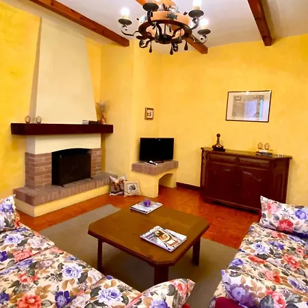 Casa Indipendente Con Terrazza, Monferrato Prázdninový dům *